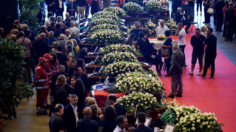 Γένοβα: Πέντε χιλιάδες άτομα στην κηδεία των θυμάτων