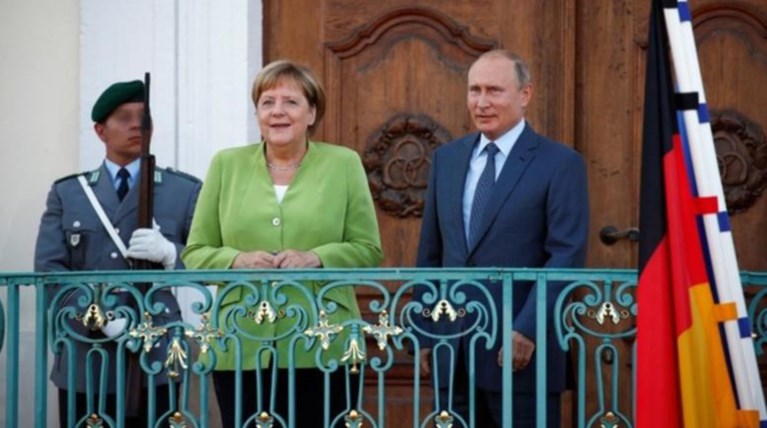 Μέρκελ-Πούτιν: «Καλή θέλησή» για την επίλυση των διενέξεων