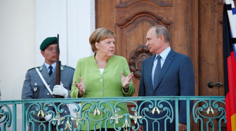 Mερκελ σε Πούτιν: Απαραίτητη η συνεργασία μας