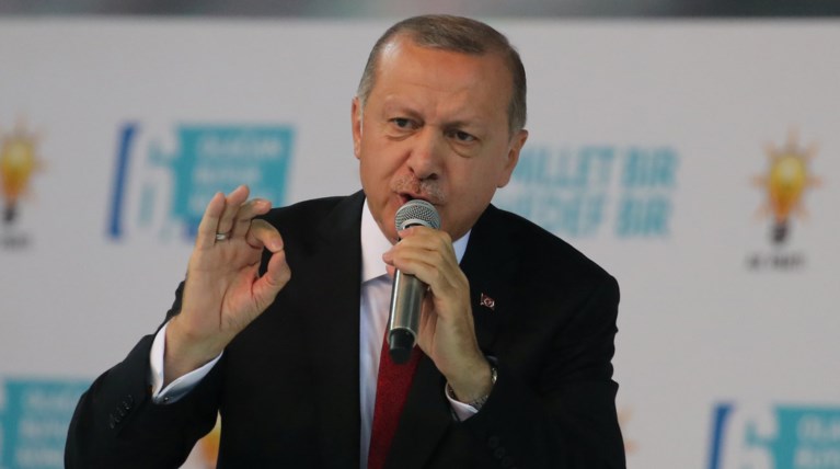 Ερντογάν: «Η επίθεση στην οικονομία μας είναι επίθεση στη σημαία μας»