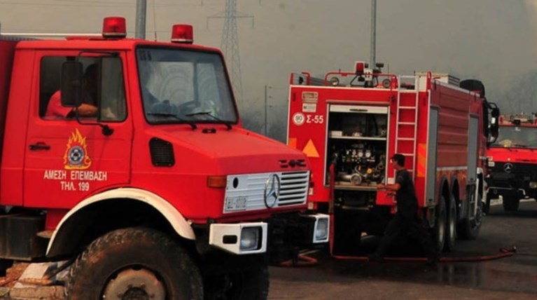 Σε εξέλιξη η φωτιά στο Ρέθυμνο - Σε ύφεση στη Σητεία, έσβησε στο Τυμπάκι