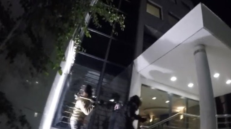 Επίθεση του "Ρουβίκωνα" στα γραφεία του ομίλου Μυτιληναίος