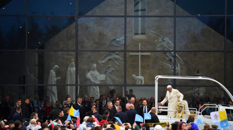 Ο πάπας ζητά συγχώρεση για τα αμαρτήματα, και την προδοσία της Εκκλησίας