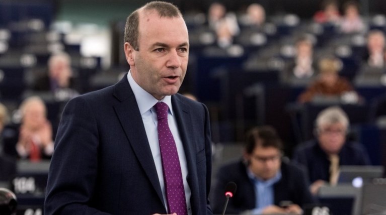 Τον Μάνφρεντ Βέμπερ θέλει η Μέρκελ στην ηγεσία της Κομισιόν