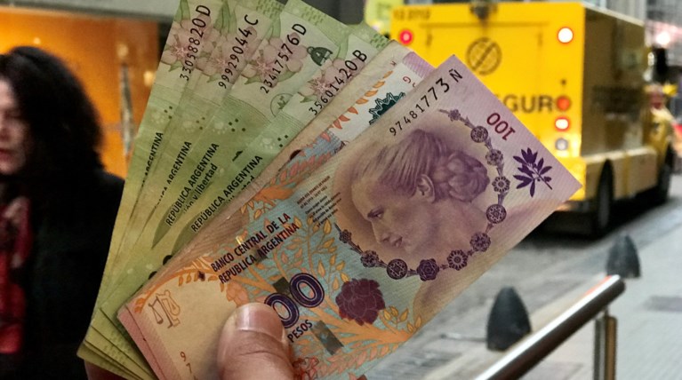 Νέο πρόγραμμα λιτότητας και φόρους ανακοινώνει ο Μάκρι - πτώση του πέσο