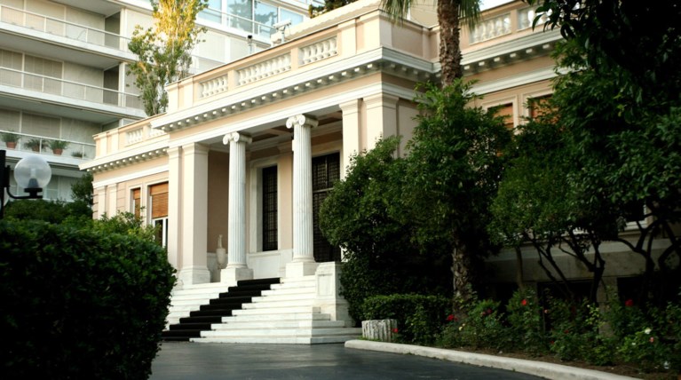 Πυρά Μαξίμου σε Μητσοτάκη για τις δηλώσεις Άδωνη