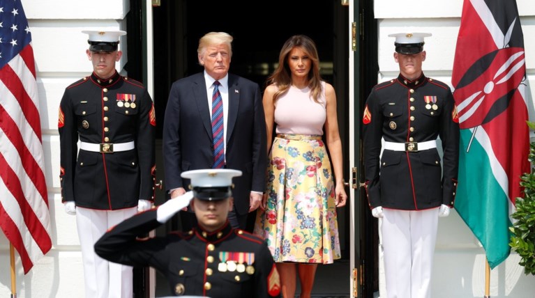 Η Μελάνια Τραμπ στηρίζει τον σύζυγό της