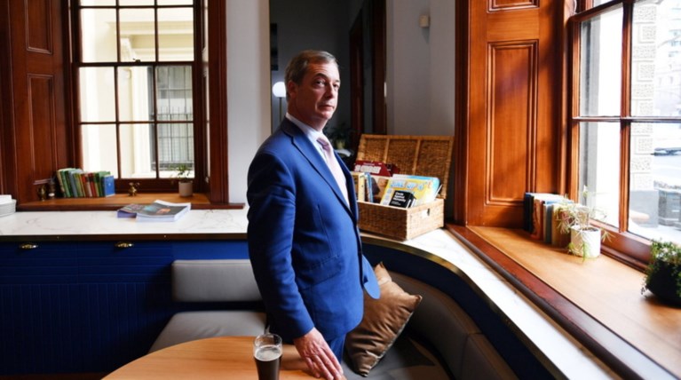 Στα αζήτητα έμεινε το πορτρέτο του Mr. Brexit, Νάιτζελ Φάρατζ