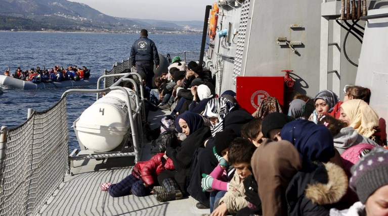 Ιστιοφόρο με 82 μετανάστες ανοιχτά των Κυθήρων
