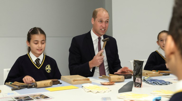 H γκάφα του πρίγκιπα Γουίλιαμ: Πώς κάλυψε την αμηχανία και το λάθος του