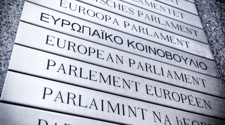 Κομισιόν διαψεύδει ΑΠΕ για συντάξεις: Οι συμφωνίες πρέπει να τηρούνται