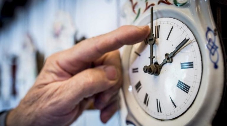 ΕΕ: Μέχρι τέλος Απριλίου η απόφαση κάθε χώρας για τη θερινή ώρα