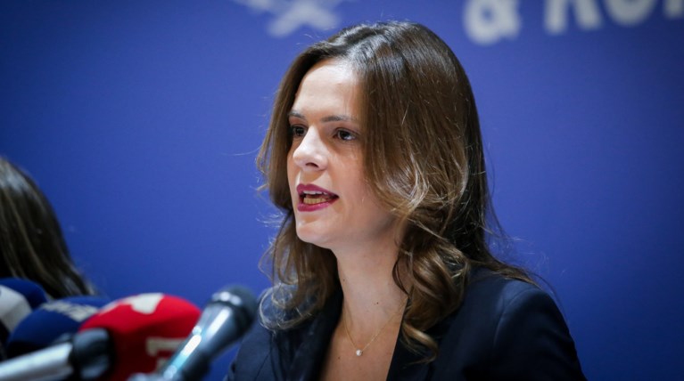 Αχτσιόγλου: Αύξηση κατώτατου μισθού από τον Ιανουάριο του 2019