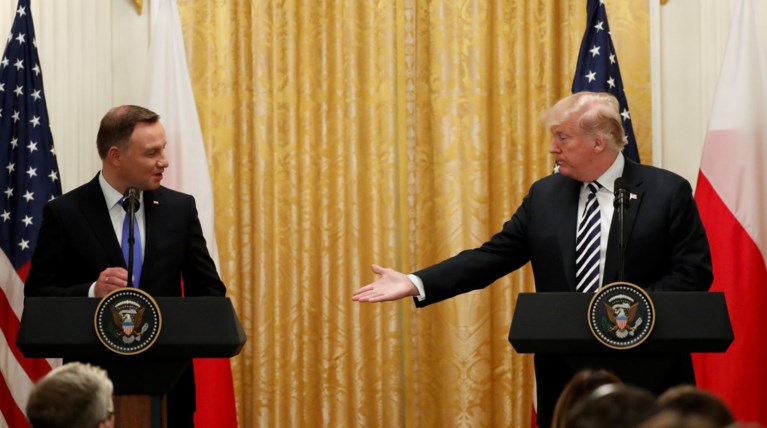 Ο Τραμπ θέλει μόνιμη στρατιωτική βάση στην Πολωνία