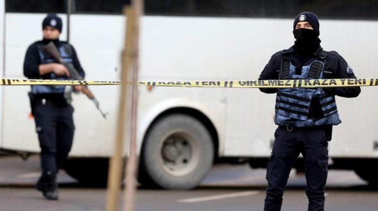 Eνοπλος σε εμπορικό κέντρο της Κωνσταντινούπολης