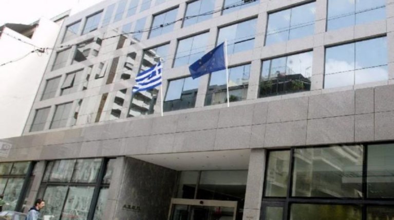 Θέσεις σε 65 νοσοκομεία και εννέα υπηρεσίες του ΕΚΑΒ