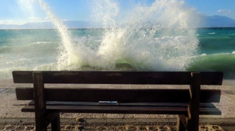 Κλειστά τα σχολεία σε Τήνο, Ανδρο, Μύκονο εξαιτίας της κακοκαιρίας