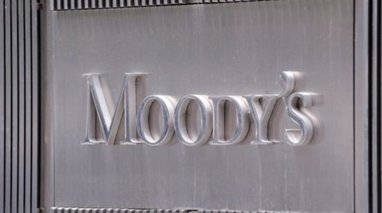 Moody's: Γιατί δεν αναβαθμίσαμε την Ελλάδα