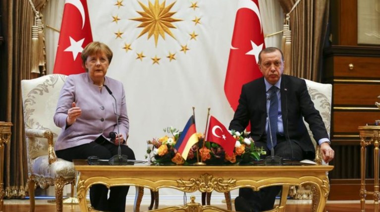Στο Βερολίνο για τριήμερη επίσκεψη ο Ταγίπ Ερντογάν