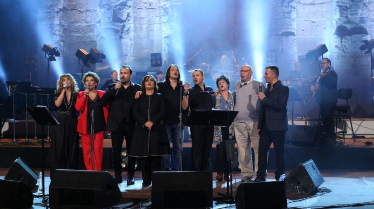 Ενα κατάμεστο Ηρώδειο υποκλίθηκε χθες στο Δημήτρη Μητροπάνο