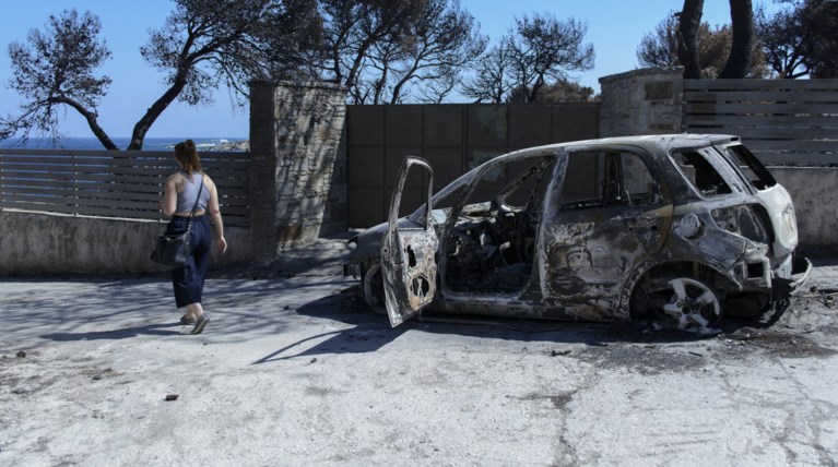 Φονικές πυρκαγιές: Νέα αίτηση της Β. Φύτρου για τα ελικόπτερα στο Μάτι