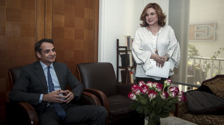 Μαξίμου: Ο Μητσοτάκης να αποπέμψει την «ειδική απεσταλμένη» του