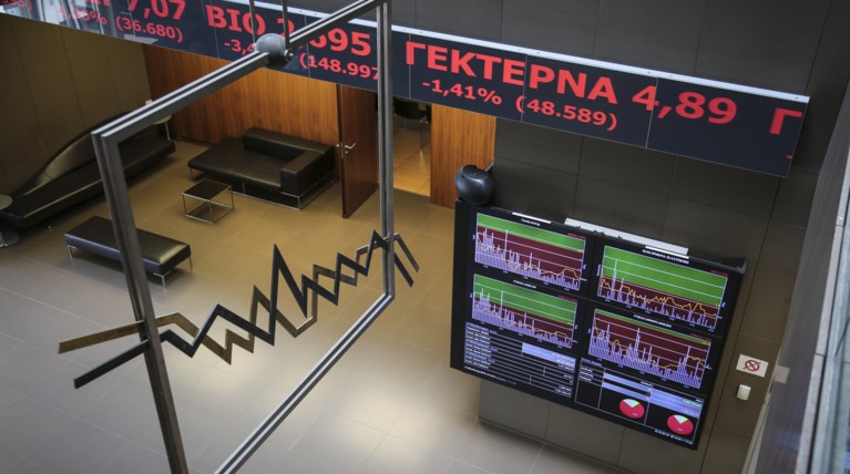Νέα μεγάλη υποχώρηση στο ΧΑ: Στο -3,5% οι τράπεζες