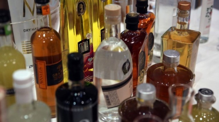 Καλαμάτα: Κατασχέθηκαν έντεκα χιλιάδες λίτρα λαθραίων ποτών