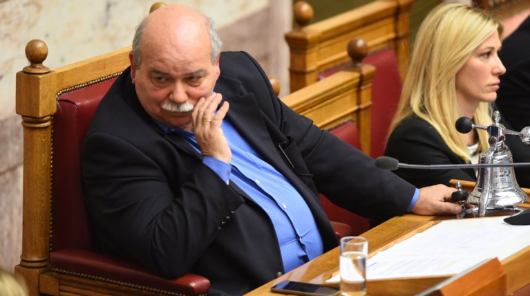Μετά το Μαξίμου, ηχηρό "άδειασμα" και από Βούτση στον Καμμένο