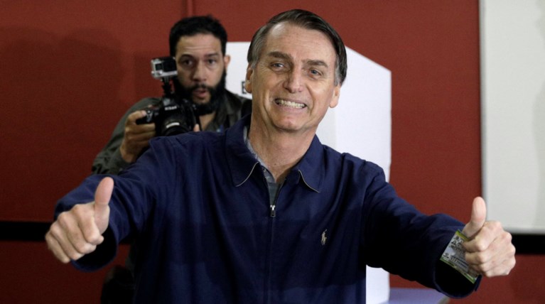 Βραζιλία: Διευρύνει το προβάδισμά του ο ακροδεξιός Μπολσονάρου