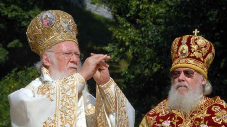 Το Οικουμενικό Πατριαρχείο εκχωρεί αυτοκεφαλία στην Ουκρανική Εκκλησία