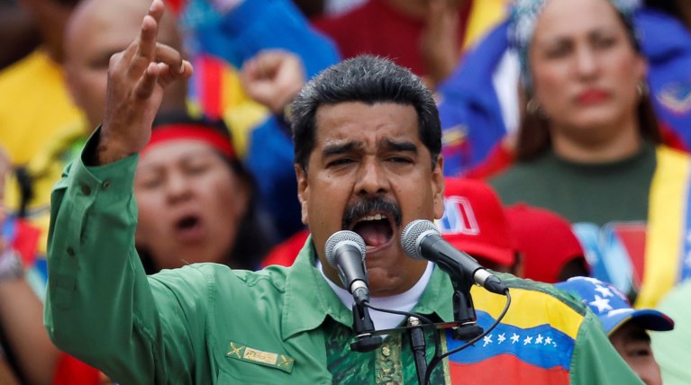 Μαδούρο: ΗΠΑ και Κολομβία με λένε δικτάτορα για να με δολοφονήσουν