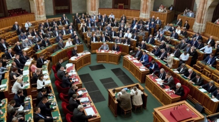 Ξεκινά η συζήτηση στην ΠΓΔΜ για την αλλαγή του Συντάγματος