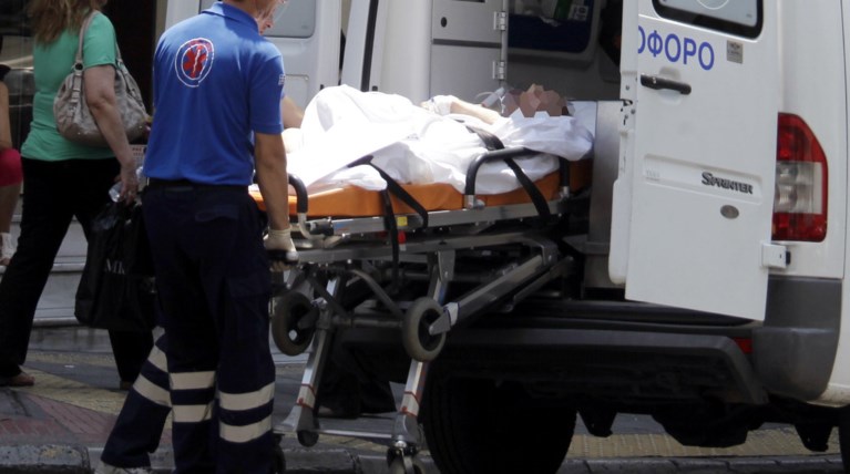 Απεργία και συγκέντρωση στο υπ. Υγείας από τους τραυματιοφορείς