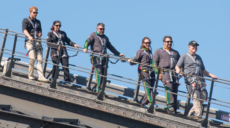 Ο Χάρι στην γέφυρα του Σίδνεϊ χωρίς την Μέγκαν