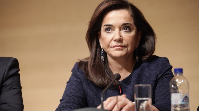 Μπακογιάννη: Η ζωή της κυβέρνησης κρέμεται από μια κλωστή