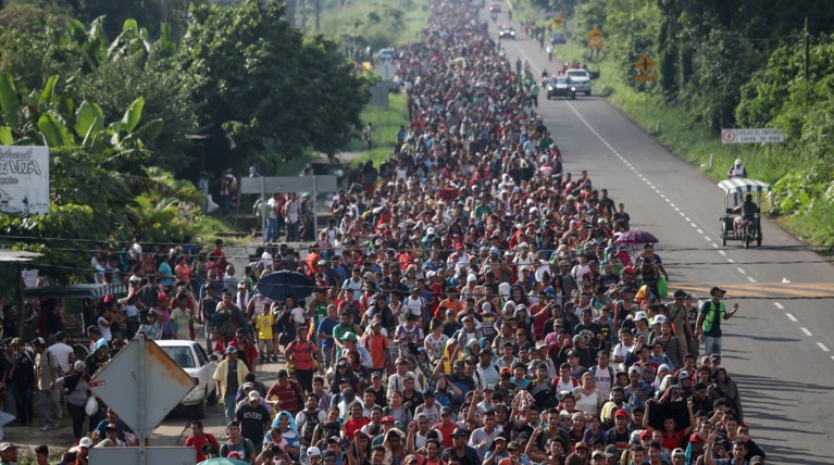 Ο Τραμπ απειλεί με κινητοποίηση στρατού το καραβάνι μεταναστών