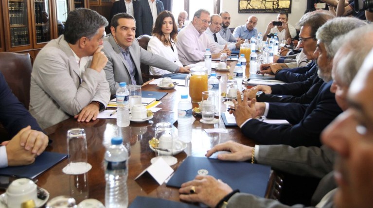 Κυβερνητική ρελάνς με "ξήλωμα" μέτρων και νομοθέτηση εξαγγελιών της ΔΕΘ