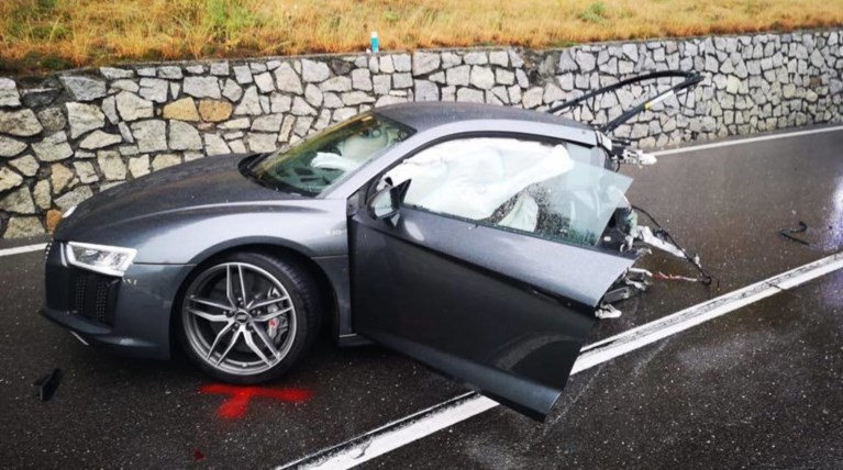 Audi R8 ψάχνει… το άλλο του μισό