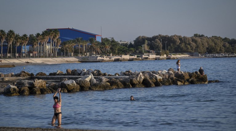 Χειμερινοί κολυμβητές στην παραλία Ελληνικού