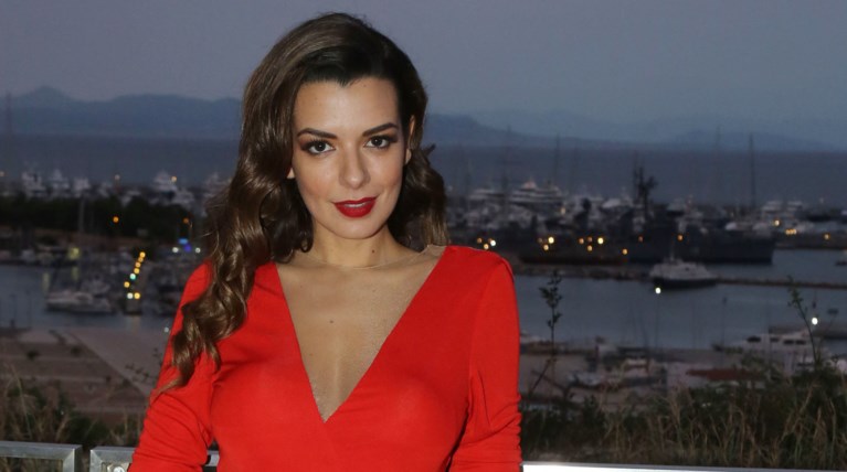 Τη χάκαραν & έκλεψαν προσωπικές φωτογραφίες της-Πήγε στη Δίωξη η Ράλλη