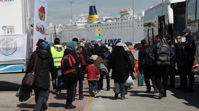 Στον Πειραιά 349 πρόσφυγες και μετανάστες από Λέσβο, Κω, Σάμο