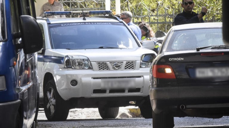 Γνωστός θεατρικός συγγραφέας δάγκωσε αστυνομικό στην Ευελπίδων!