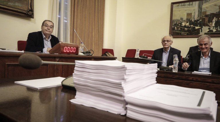 Βουλή: Συνεχίζεται η αντιπαράθεση για τις αρθροσκοπήσεις