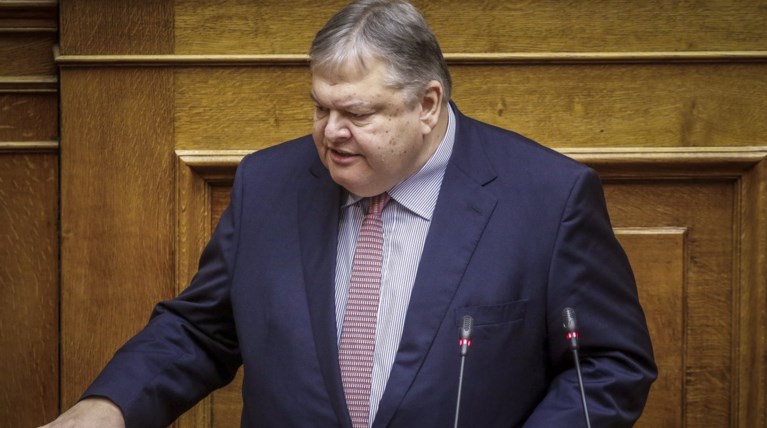 Βενιζέλος για Σημίτη: Ματαιοπονούν και εκθέτουν τη Δικαιοσύνη