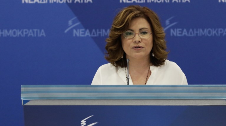 Διαψεύδει τα ραντεβού Μητσοτάκη -Ιερώνυμου η Σπυράκη