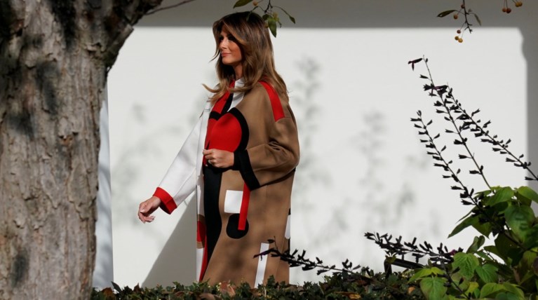 Με παλτό Dior αξίας 9.400 δολαρίων η Μελάνια Τραμπ