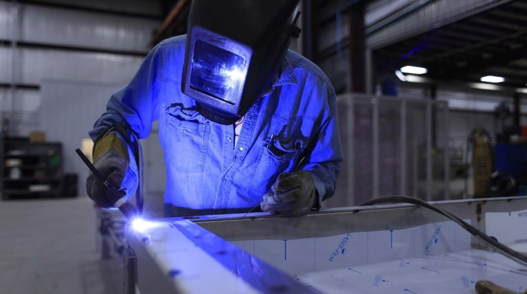 ΣΕΒ: Αύξηση της απασχόλησης αλλά σε παραδοσιακούς κλάδους