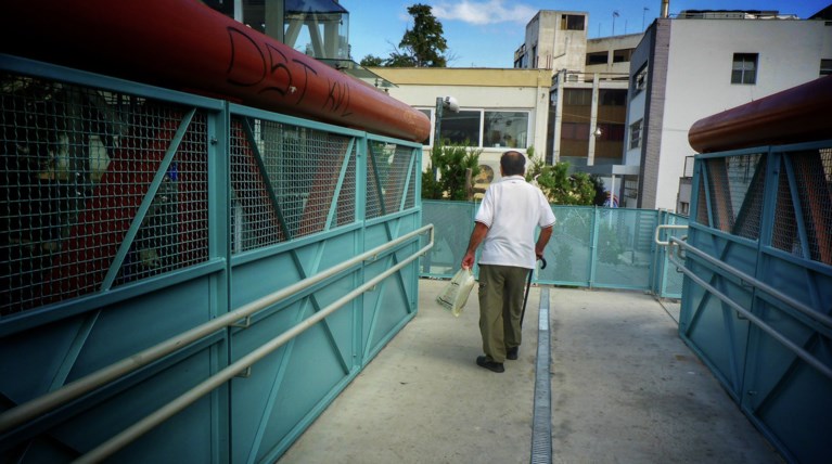 Φόροι: Τι πρέπει να πληρώσουμε μέχρι το τέλος του χρόνου