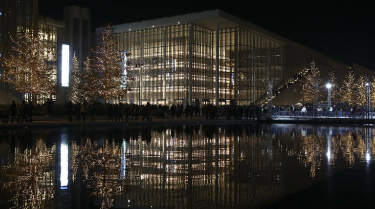 Χριστούγεννα στο ΚΠΙΣΝ: δωρεάν παγοδρόμιο, τσίρκο, συναυλίες